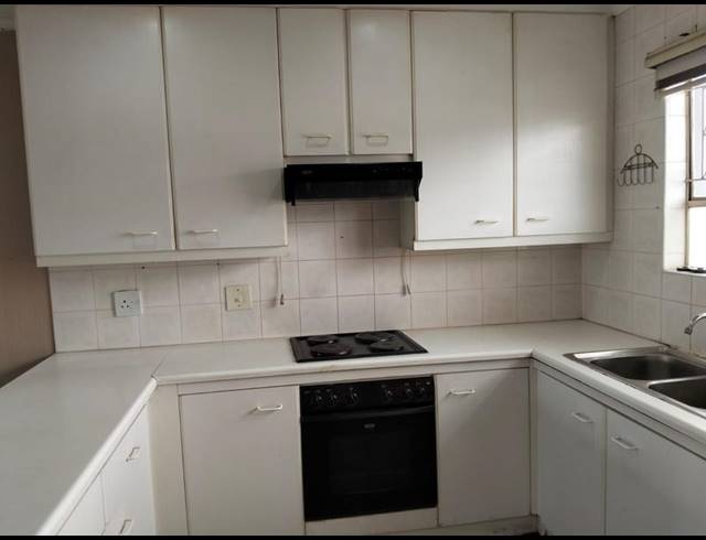 2 BEDROOM TOWNHOUSE FOR SALE IN RACEVIEW